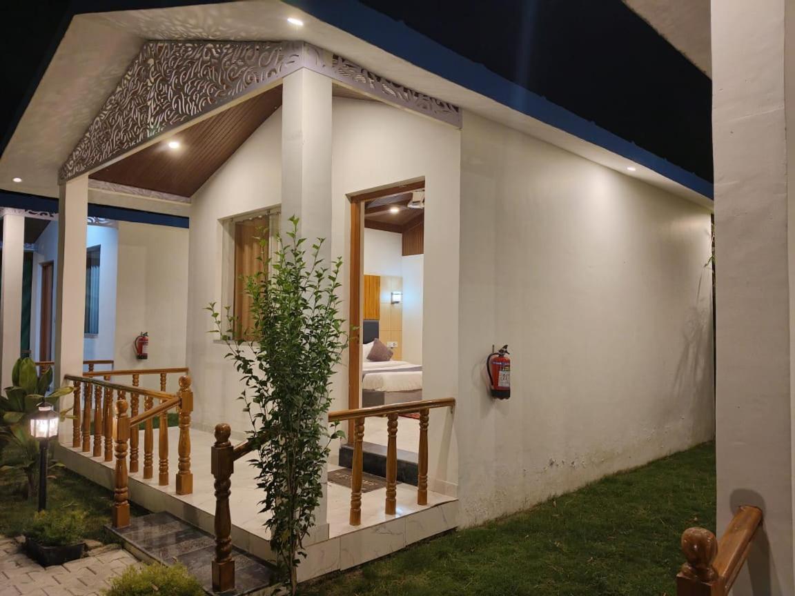 Corbett Jungle Breeze Resort รามนาการ์ ภายนอก รูปภาพ