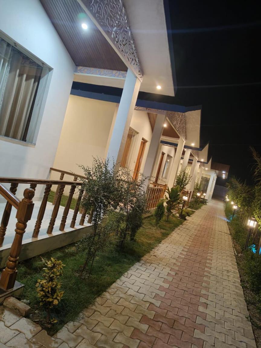 Corbett Jungle Breeze Resort รามนาการ์ ภายนอก รูปภาพ